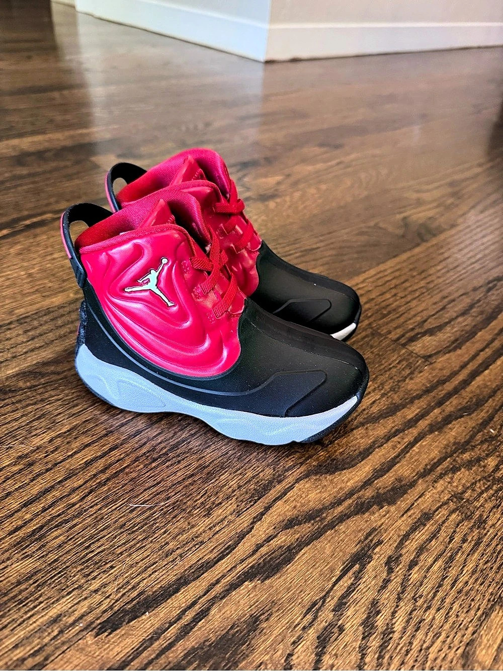 Jordan 23/7 Kids Sneakers Red & Black Boys US 10.5C
